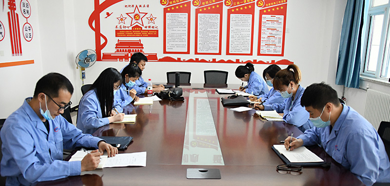 1592447373440462.jpg 参训学员开展专题钻研1.JPG