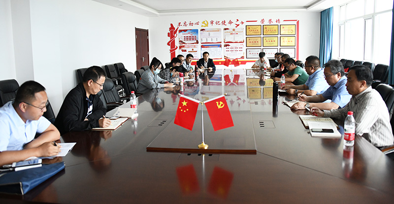 1592447389141020.jpg 参训学员开展专题钻研.JPG